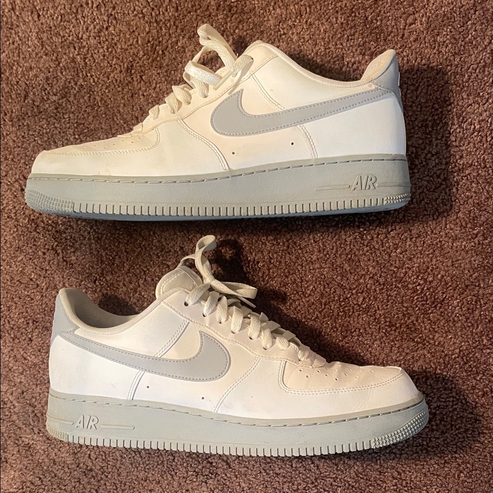 Nike Men's White and Gray Air Sneakers